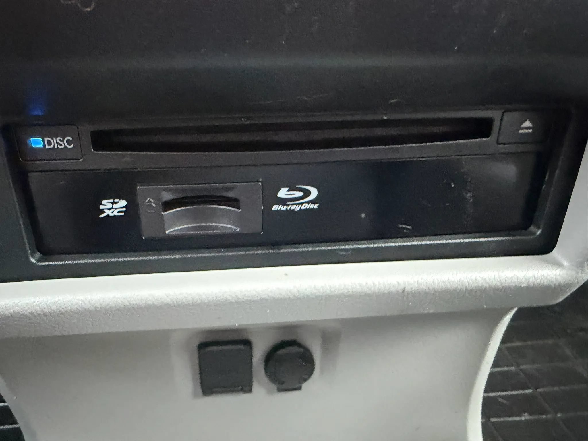 Used 2017 Toyota Sienna XLE Premium FWD image 56
