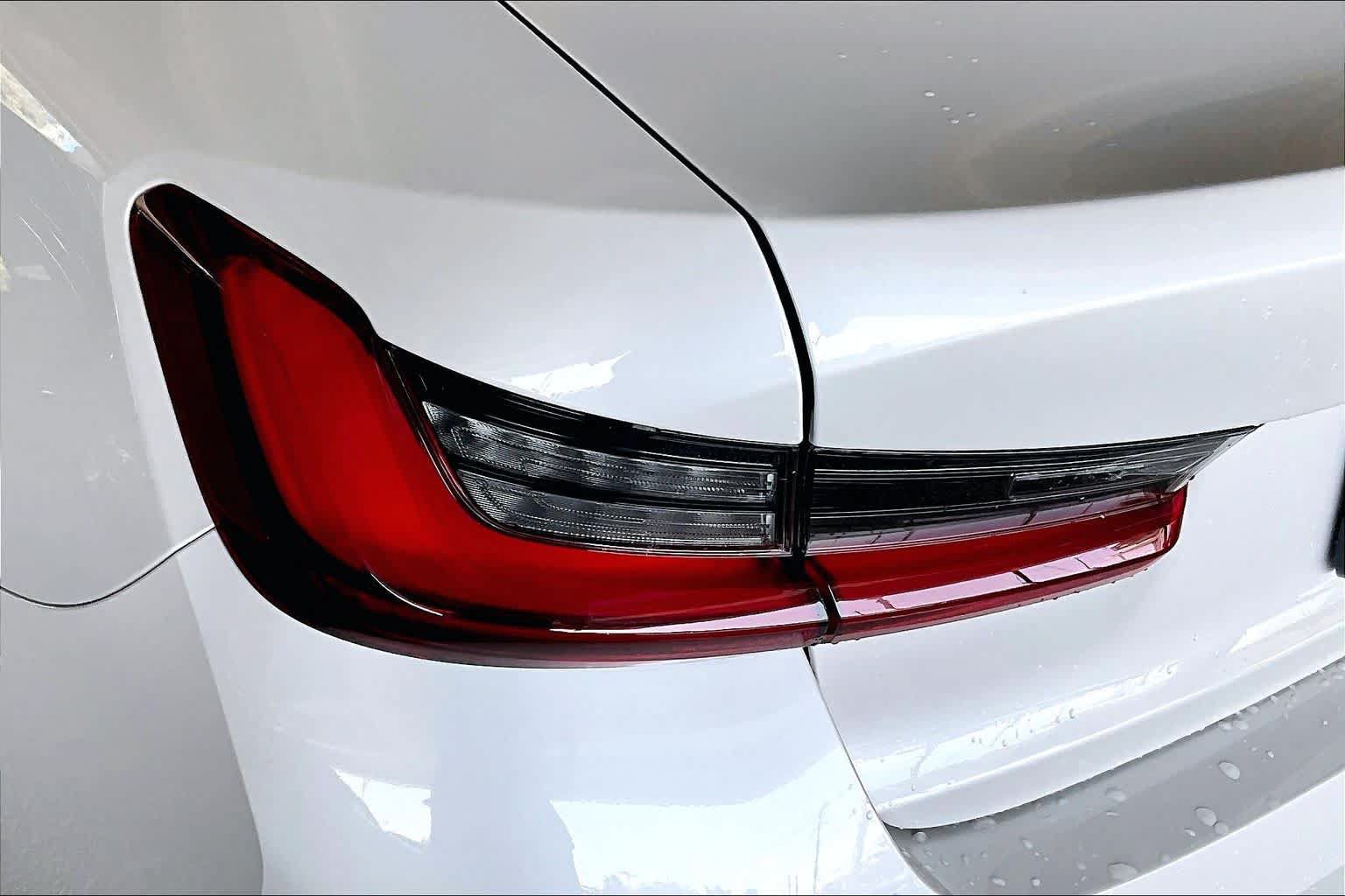 Used 2025 BMW 330i Sedan w/ Premium Package RWD image 12
