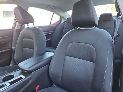 Used 2025 Nissan Altima 2.5 SV image 21