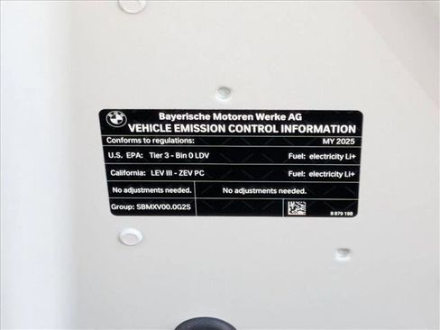 Used 2025 BMW i5 eDrive40i w/ Premium Package image 27