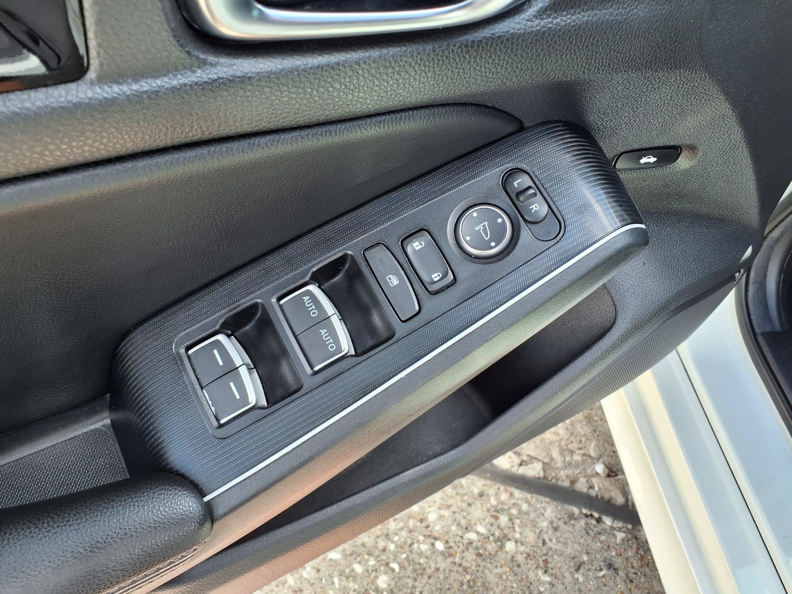 Used 2025 Honda Civic Sport image 16