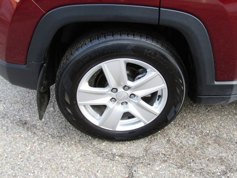 Used 2022 Jeep Compass Latitude image 7