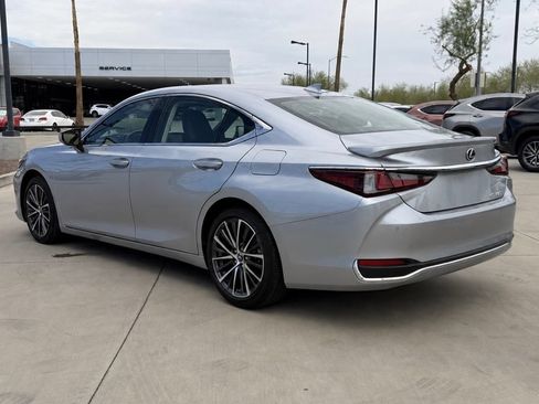 Used 2025 Lexus ES 300h w/ Premium Package FWD image 4