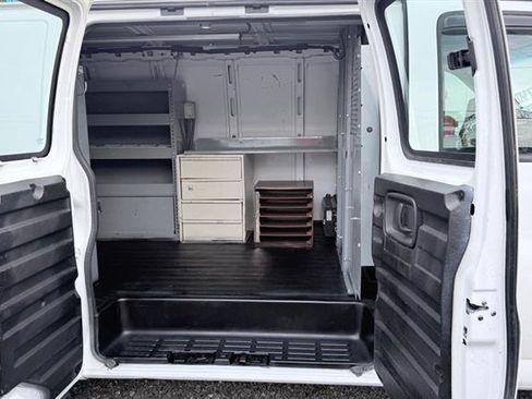 Used 2013 Chevrolet Express 2500 w/ Power Package RWD image 19
