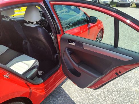 Used 2016 Volkswagen Jetta Sport w/ Lighting Package image 17