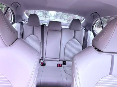 Used 2022 Toyota Camry SE FWD image 12