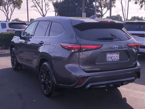Used 2021 Toyota Highlander Limited image 8