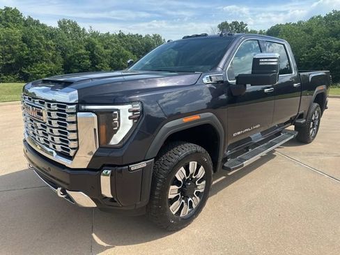 Used 2026 GMC Sierra 2500 Denali w/ Technology Package AWD/4WD image 1