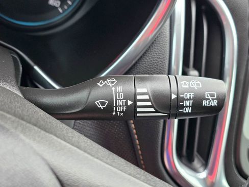 Used 2019 Chevrolet Equinox Premier image 25