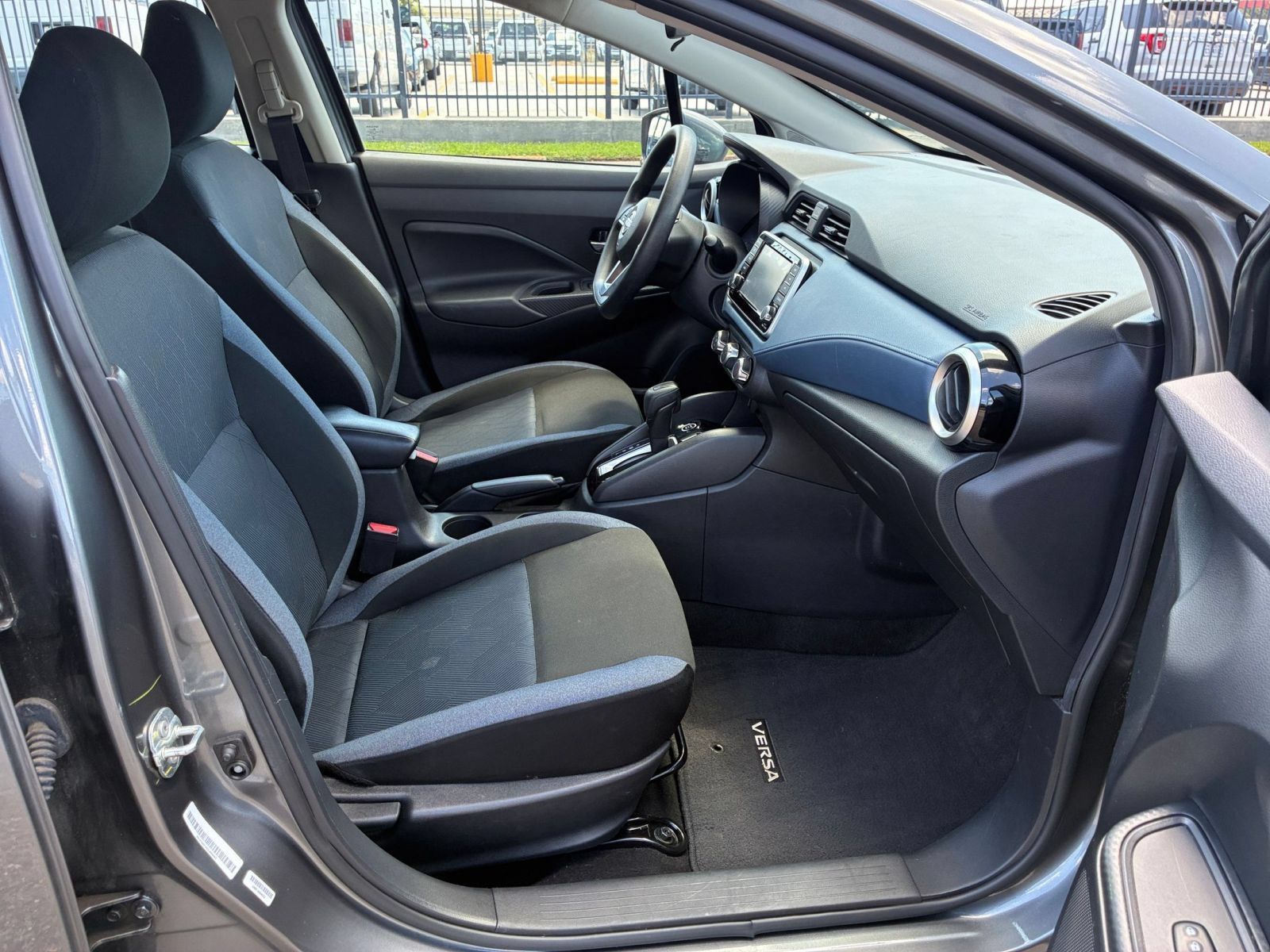Used 2025 Nissan Versa SV FWD image 33