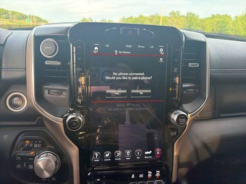 Used 2021 RAM 1500 Laramie w/ Laramie Southwest Edition AWD/4WD image 13