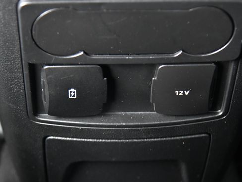 Used 2023 Ford Explorer XLT w/ Equipment Group 202A image 38