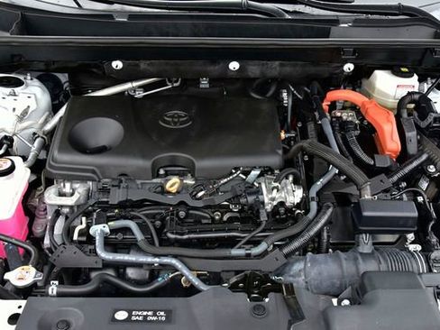 Certified 2024 Toyota RAV4 XLE w/ Convenience Package image 30