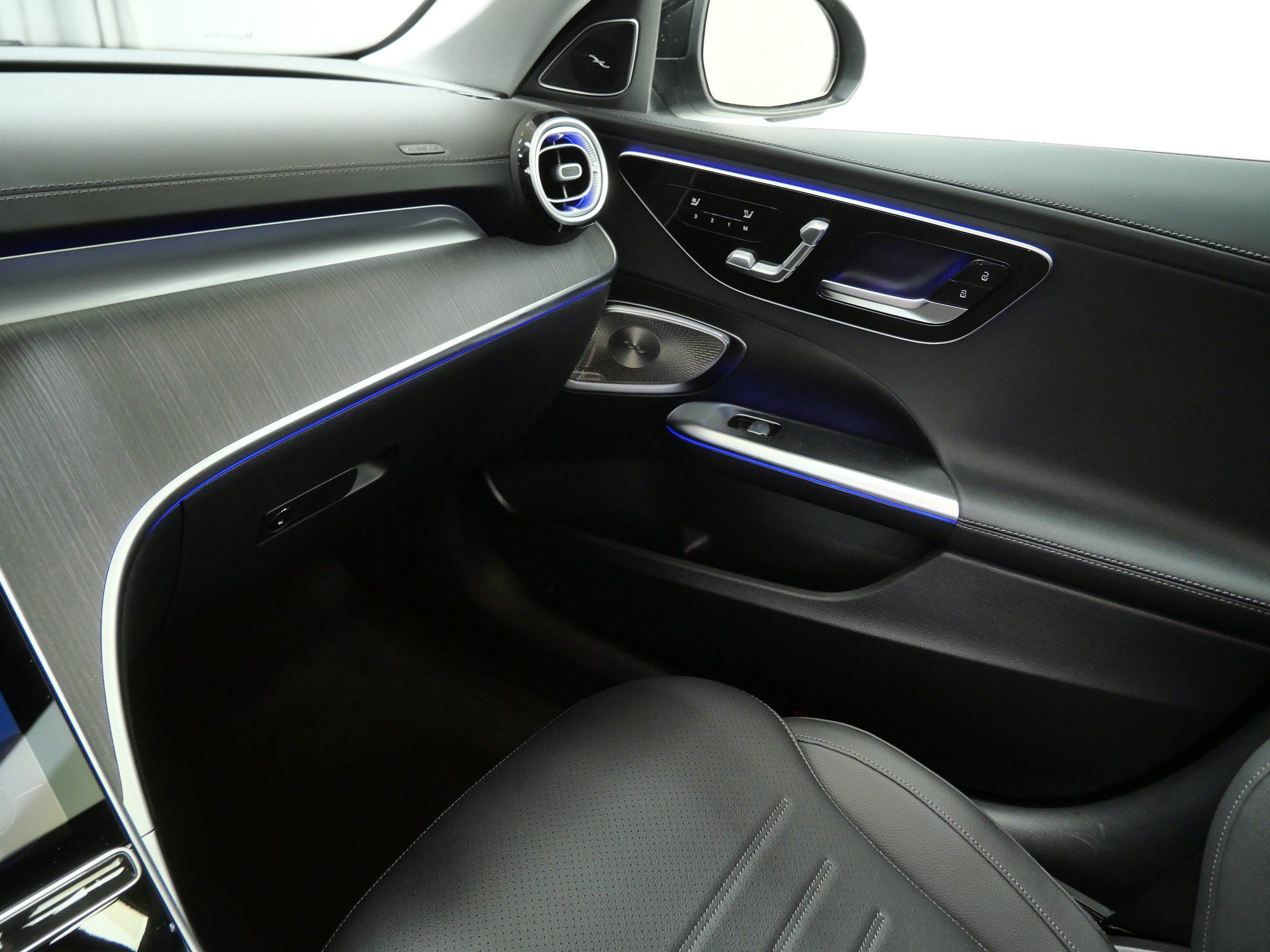 New 2026 Mercedes-Benz C 300 4MATIC Sedan image 13