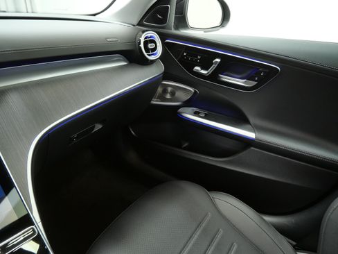 New 2026 Mercedes-Benz C 300 4MATIC Sedan image 13