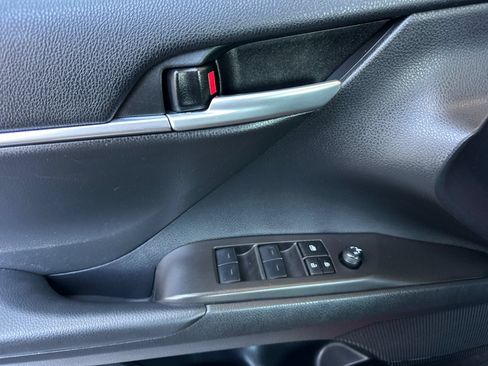 Used 2024 Toyota Camry SE FWD image 10