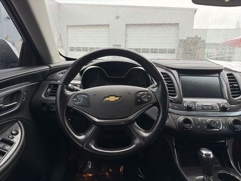 Used 2019 Chevrolet Impala LT FWD image 13