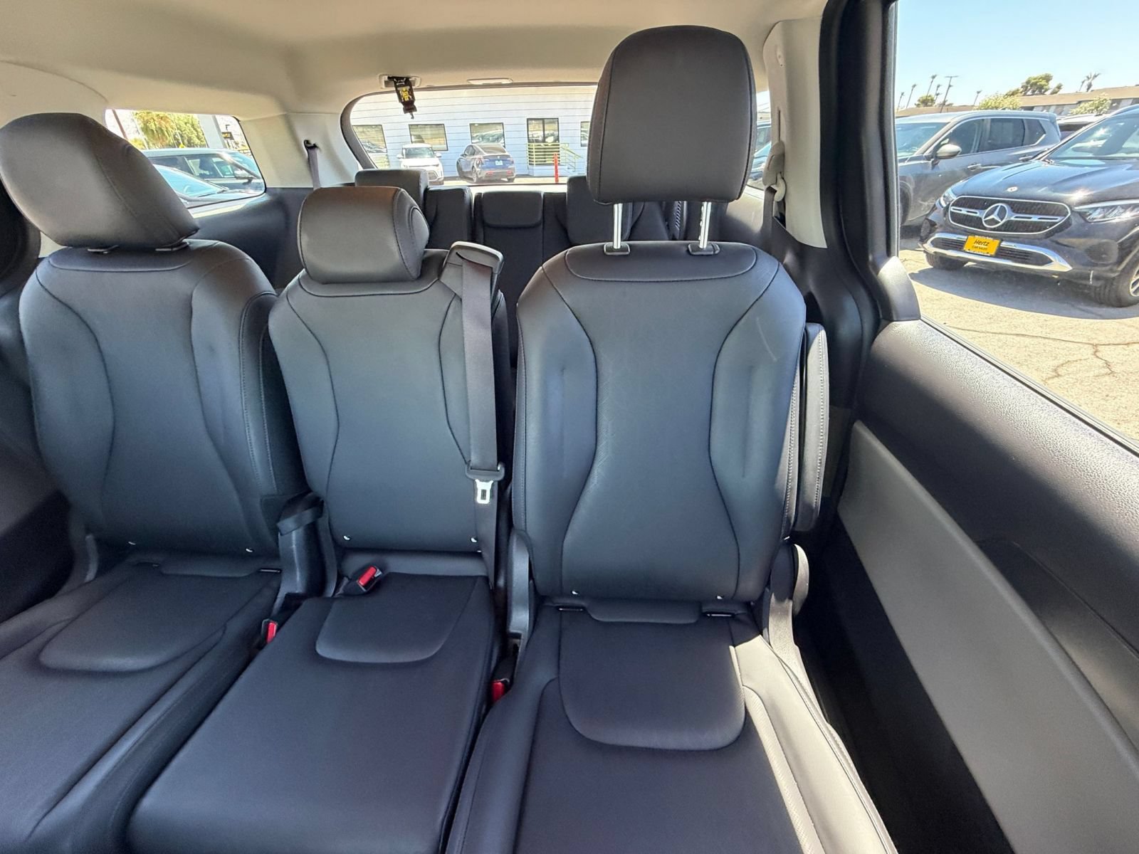 Used 2026 Kia Carnival FWD image 38