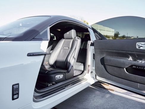 Used 2015 Rolls-Royce Wraith image 27