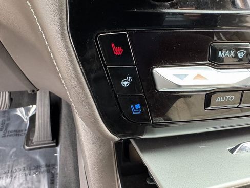 Used 2022 Ford Explorer Platinum w/ Technology Package image 29