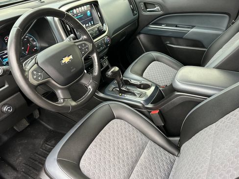 Certified 2018 Chevrolet Colorado Z71 w/ Z71 Midnight Edition image 10