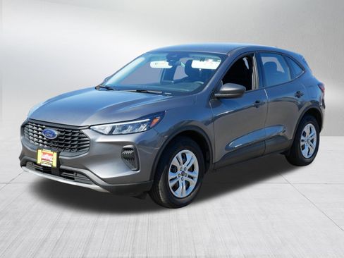 Used 2023 Ford Escape AWD image 3