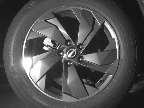 Used 2025 Nissan Rogue SV FWD image 18