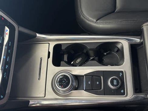 Used 2022 Ford Explorer XLT w/ Equipment Group 202A image 25