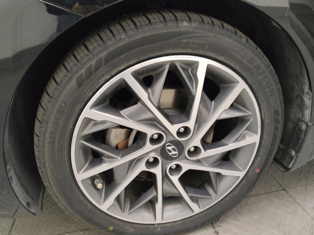 Used 2020 Hyundai Elantra Limited FWD image 31