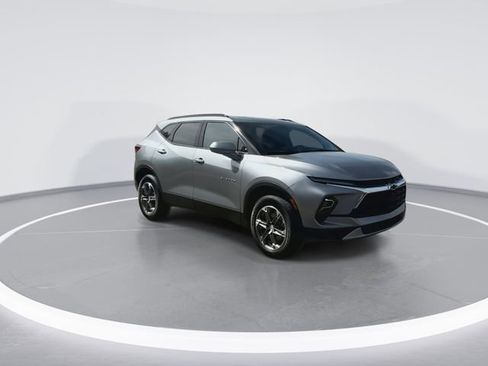 Used 2023 Chevrolet Blazer LT w/ Convenience Package FWD image 2