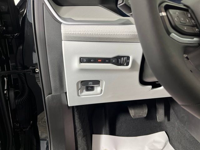 Used 2026 Jeep Cherokee Laredo AWD/4WD image 18