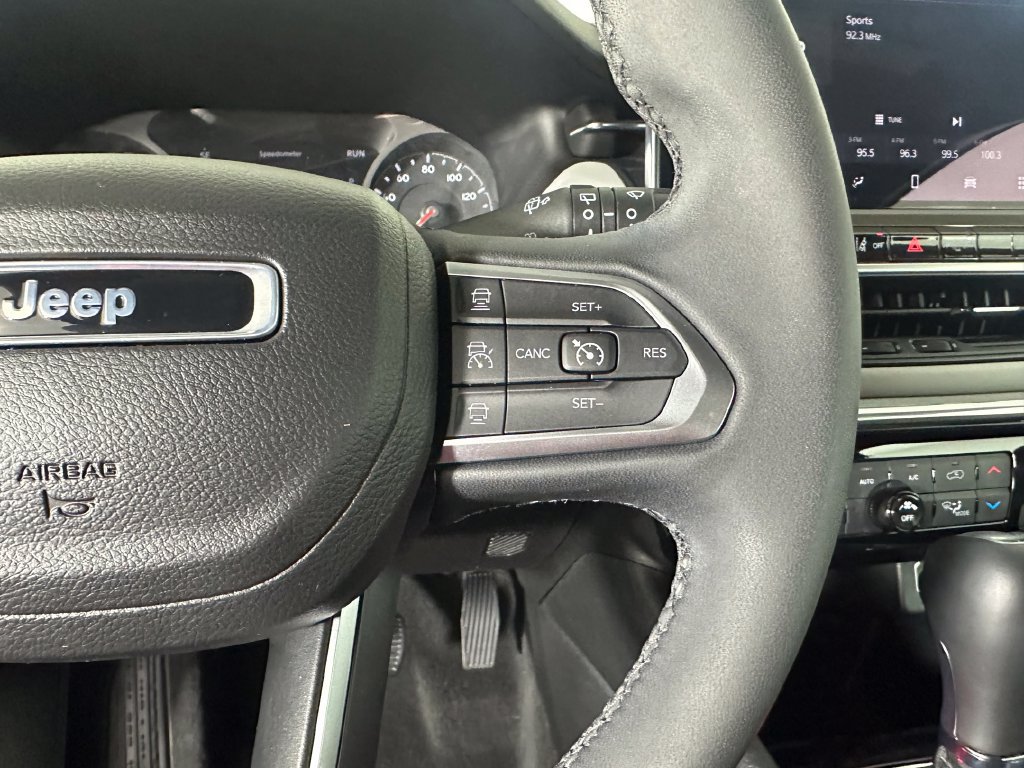 Used 2023 Jeep Compass Limited AWD/4WD image 13