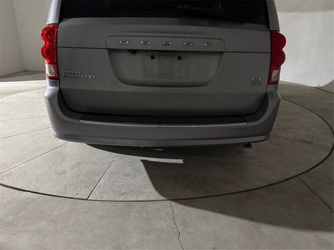 Used 2017 Dodge Grand Caravan GT image 16