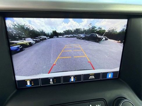 Used 2022 GMC Acadia SLT w/ Technology Package FWD image 31
