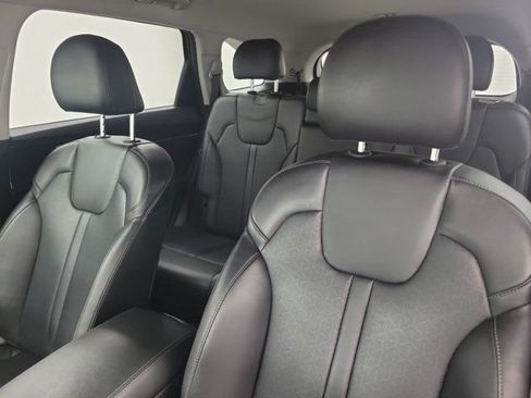 Used 2023 Kia Sorento S FWD image 18