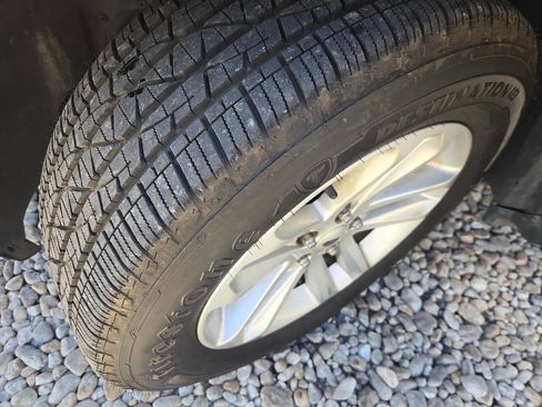 Used 2014 Ford Explorer XLT w/ Equipment Group 202A image 10