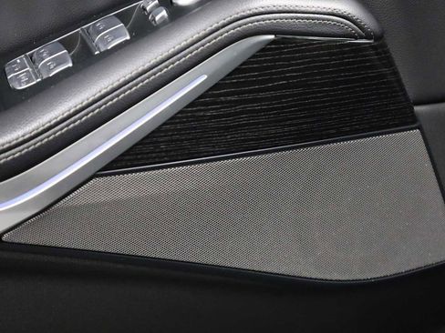 Used 2020 BMW X7 M50i w/ Executive Package image 17