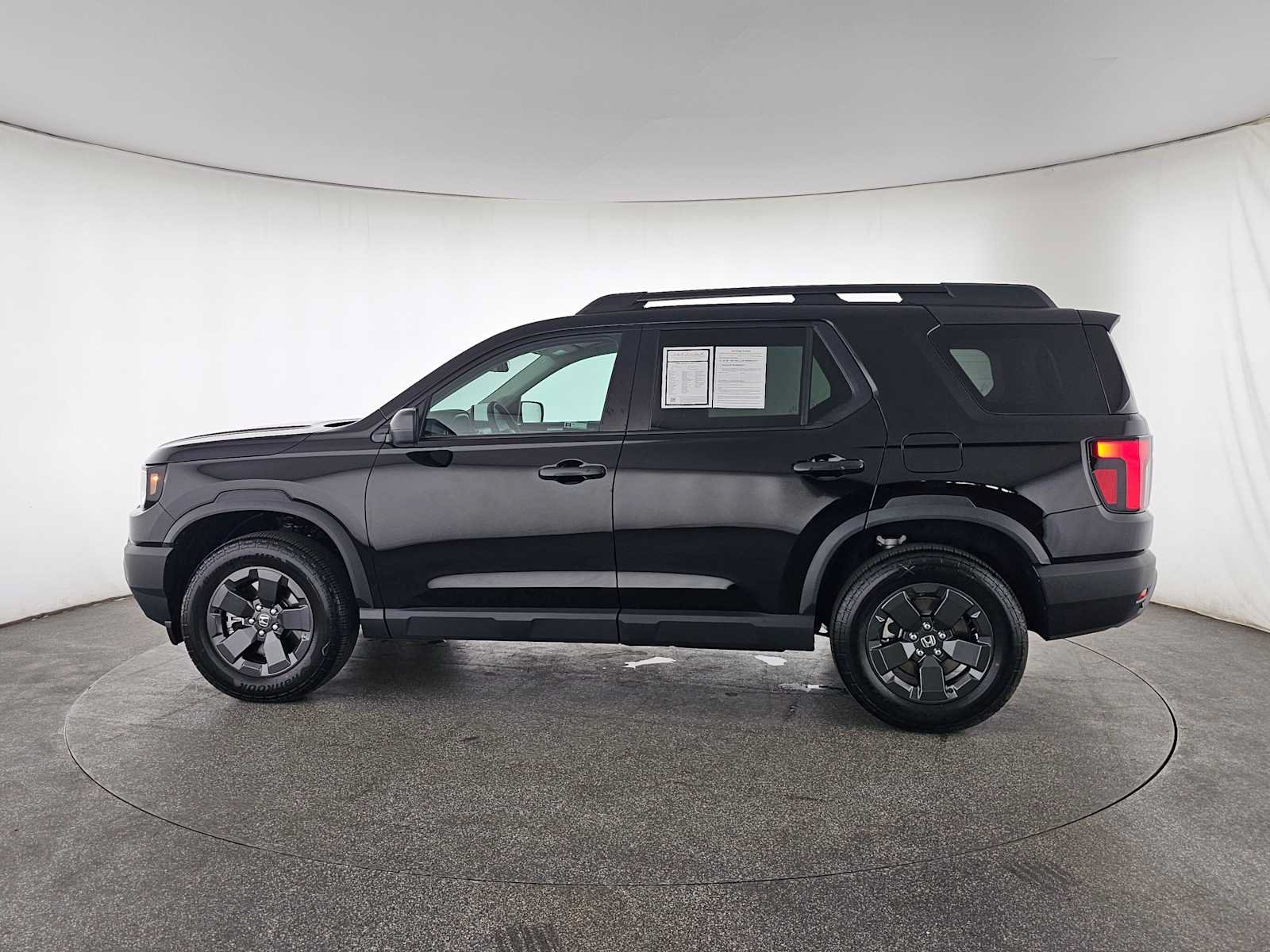 Certified 2026 Honda Passport RTL image 6