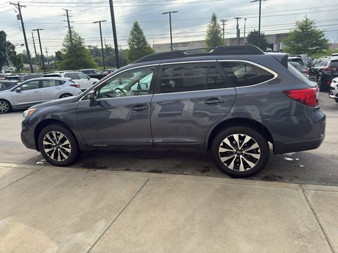 Used 2017 Subaru Outback 2.5i Limited AWD/4WD image 6