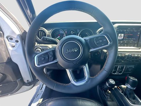 Used 2023 Jeep Wrangler Unlimited Sahara AWD/4WD image 12