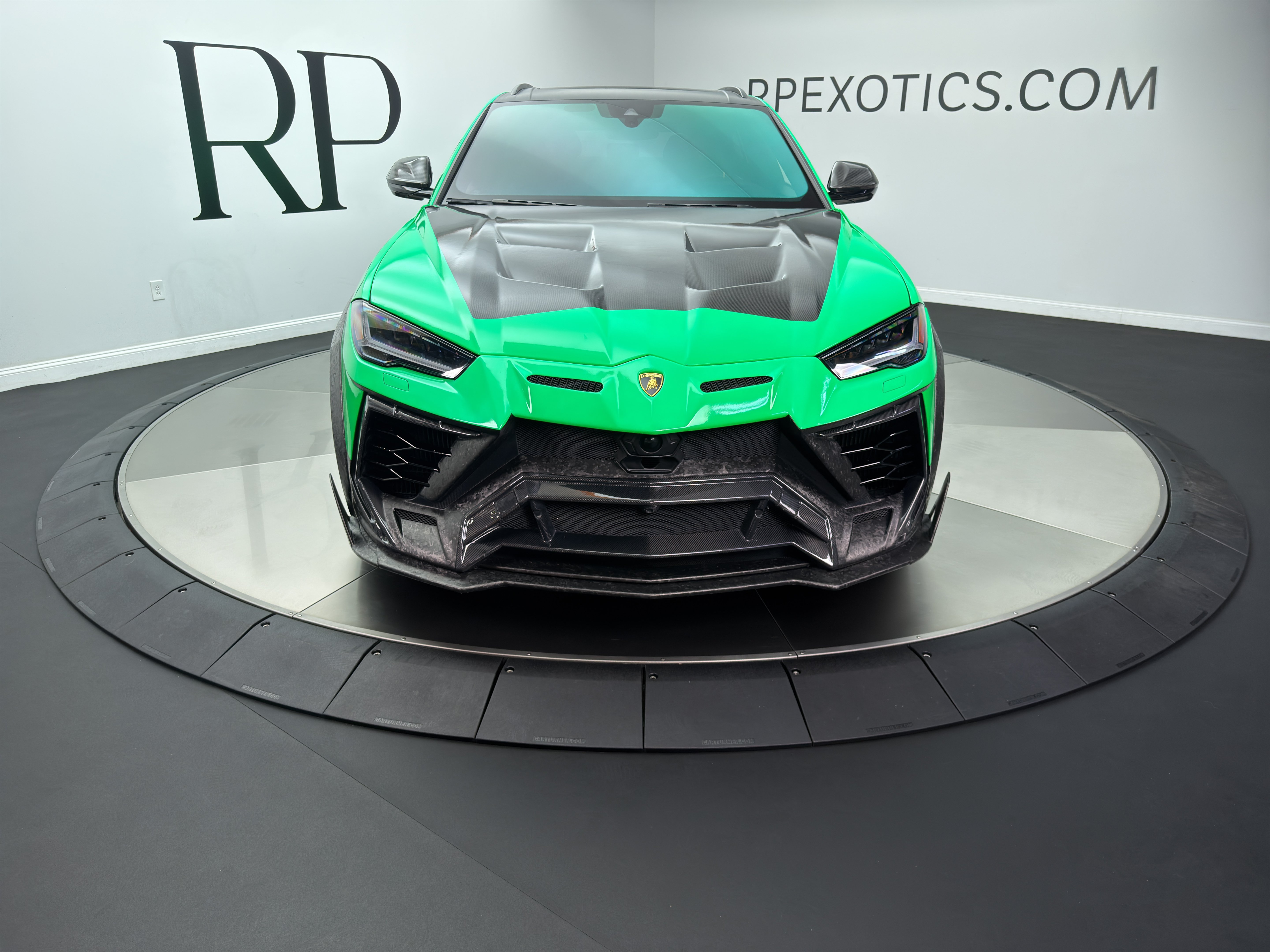Used 2022 Lamborghini Urus AWD/4WD image 8