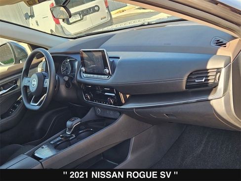 Used 2021 Nissan Rogue SV image 29