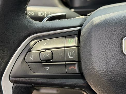 Used 2022 Jeep Grand Cherokee Altitude RWD image 21