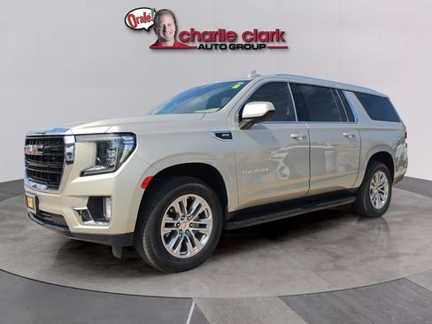 Used 2024 GMC Yukon XL SLE RWD image 1