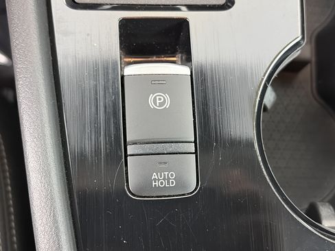 Used 2024 Nissan Rogue S AWD/4WD image 23