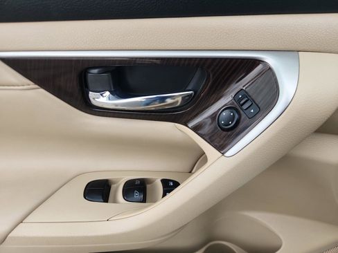 Used 2014 Nissan Altima 2.5 SL w/ Technology Package image 10