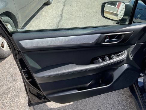 Used 2018 Subaru Outback 2.5i Premium AWD/4WD image 21