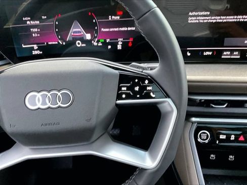 Used 2025 Audi Q5 Premium w/ 19" Wheel Package AWD/4WD image 14