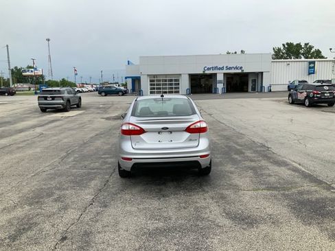 Used 2016 Ford Fiesta SE w/ Equipment Group 201A FWD image 8