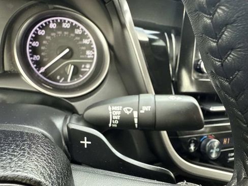 Used 2024 Toyota Camry SE image 30